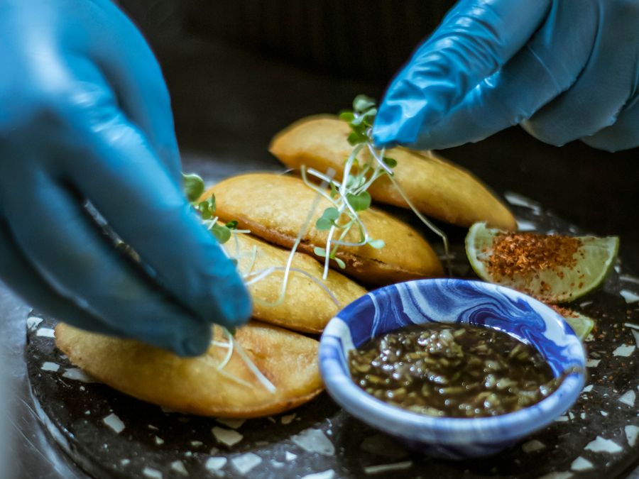 Empanaditas de cangrejo y camarón